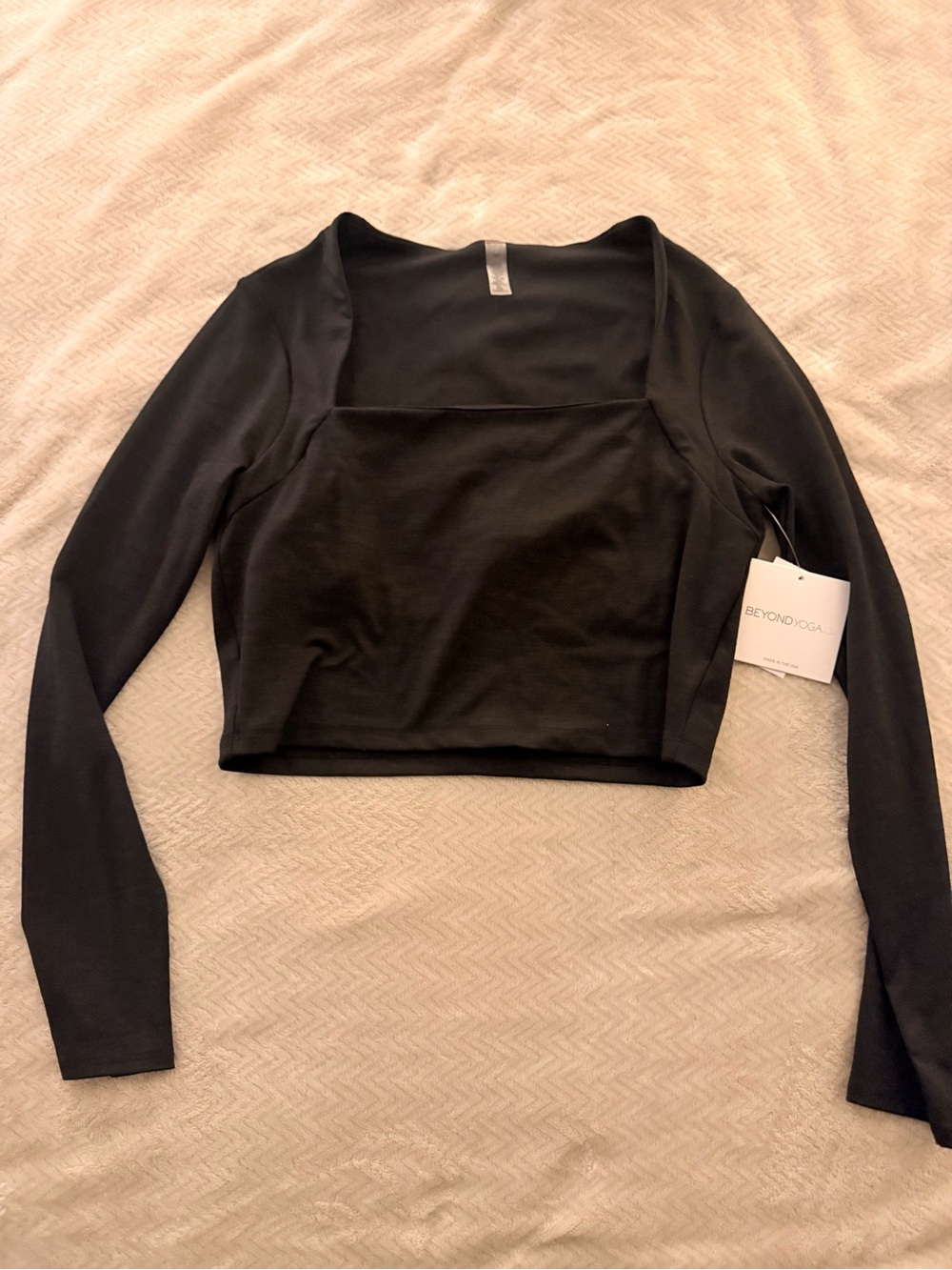 Beyond Yoga Heather Rib Frame Cropped Pullover Built-In Bra – L – NWT